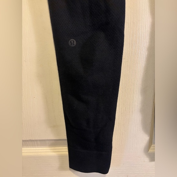 LAST RESTOCK Lululemon Men’s “Seamless” Base Layer Tight 27” Inseam (L) - Picture 10 of 10
